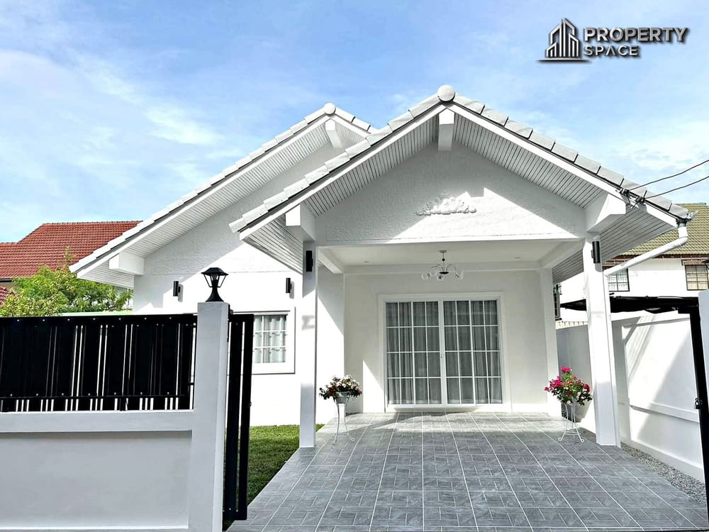 Brand New Modern Single-Detached 3 Bedroom House In East Pattaya Image 1