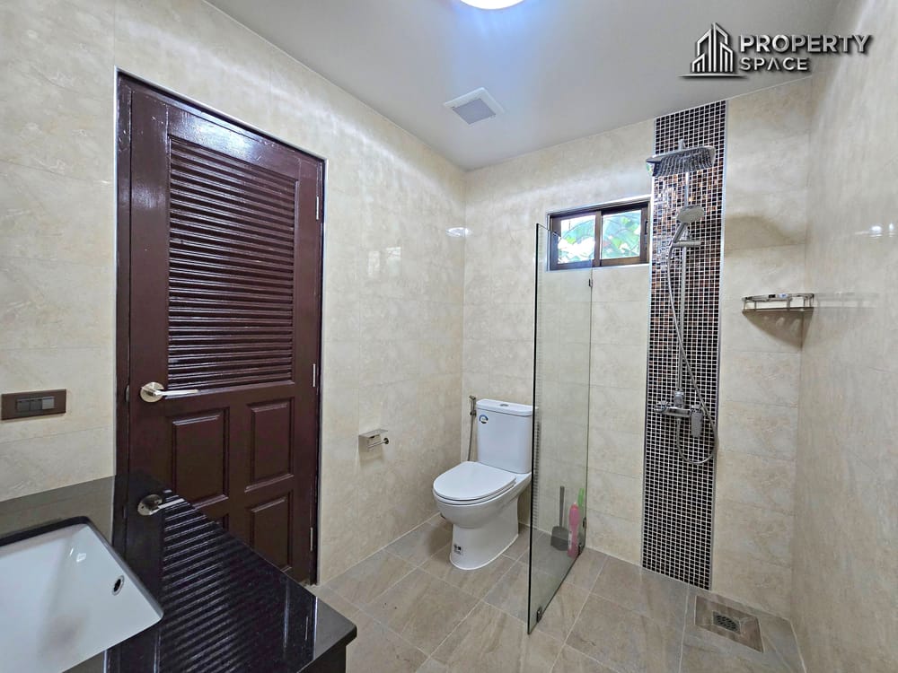 Modern 3 Bedroom Pool Villa In Natheekarn Park View Mabprachan Lake Pattaya Image 30