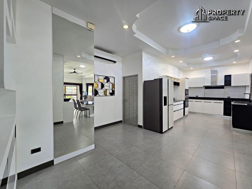 Modern 3 Bedroom Pool Villa In Natheekarn Park View Mabprachan Lake Pattaya Image 25