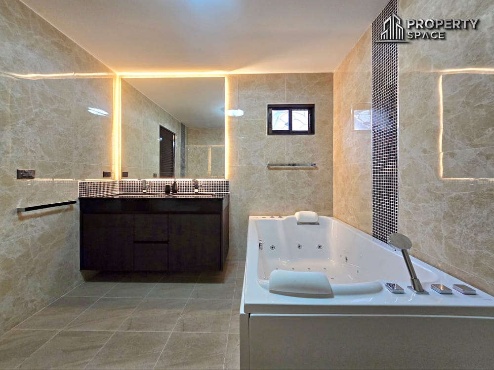 Modern 3 Bedroom Pool Villa In Natheekarn Park View Mabprachan Lake Pattaya Image 24