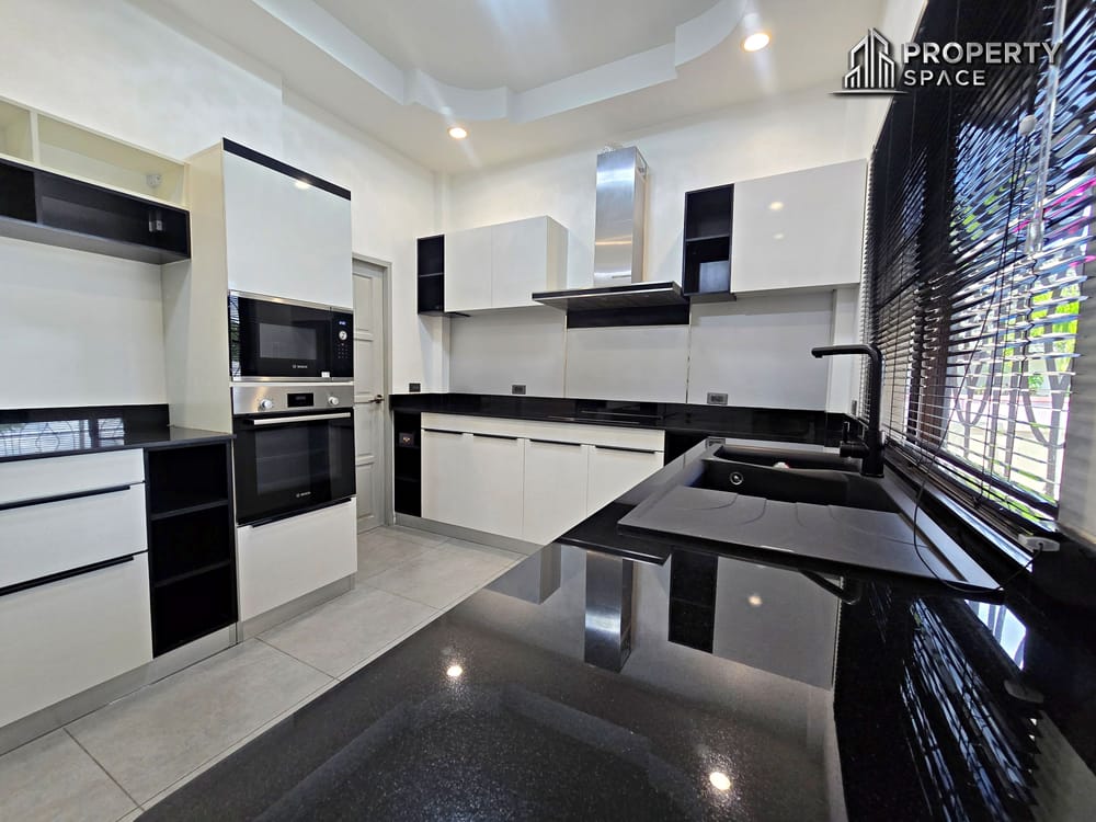 Modern 3 Bedroom Pool Villa In Natheekarn Park View Mabprachan Lake Pattaya Image 15