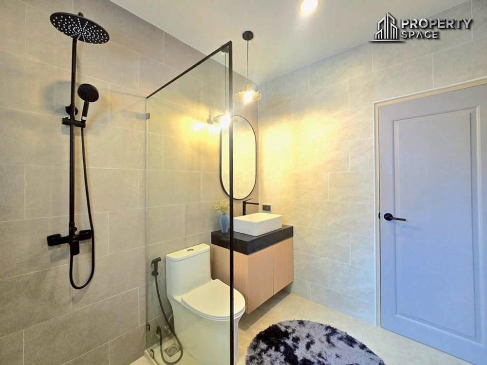 Modern 3-Bedroom Detached House In Patta Village Pattaya Image 12