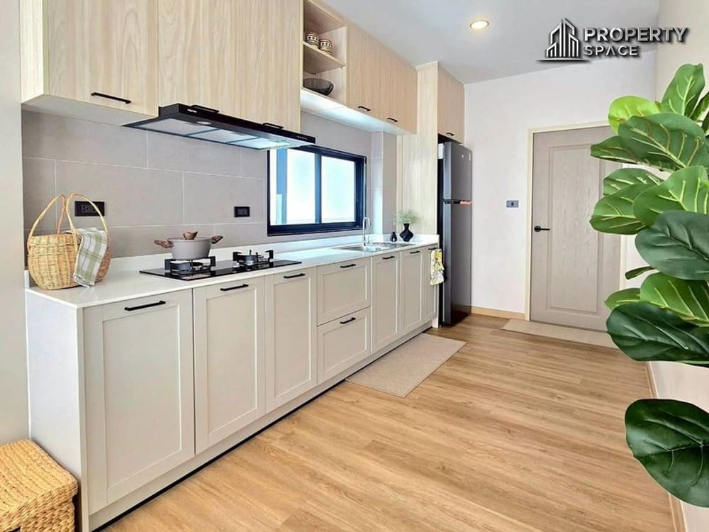 Modern 3-Bedroom Detached House In Patta Village Pattaya Image 8