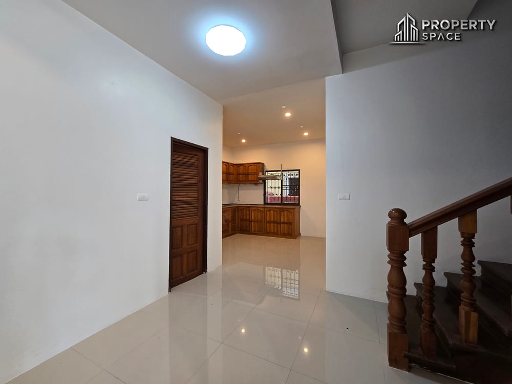 Spacious 3 Bedroom Home in Prime Central Pattaya Location Image 7