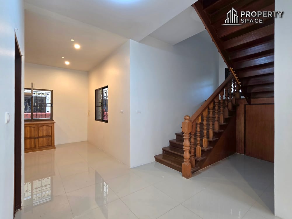 Spacious 3 Bedroom Home in Prime Central Pattaya Location Image 6