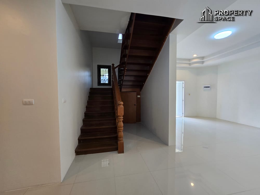 Spacious 3 Bedroom Home in Prime Central Pattaya Location Image 8
