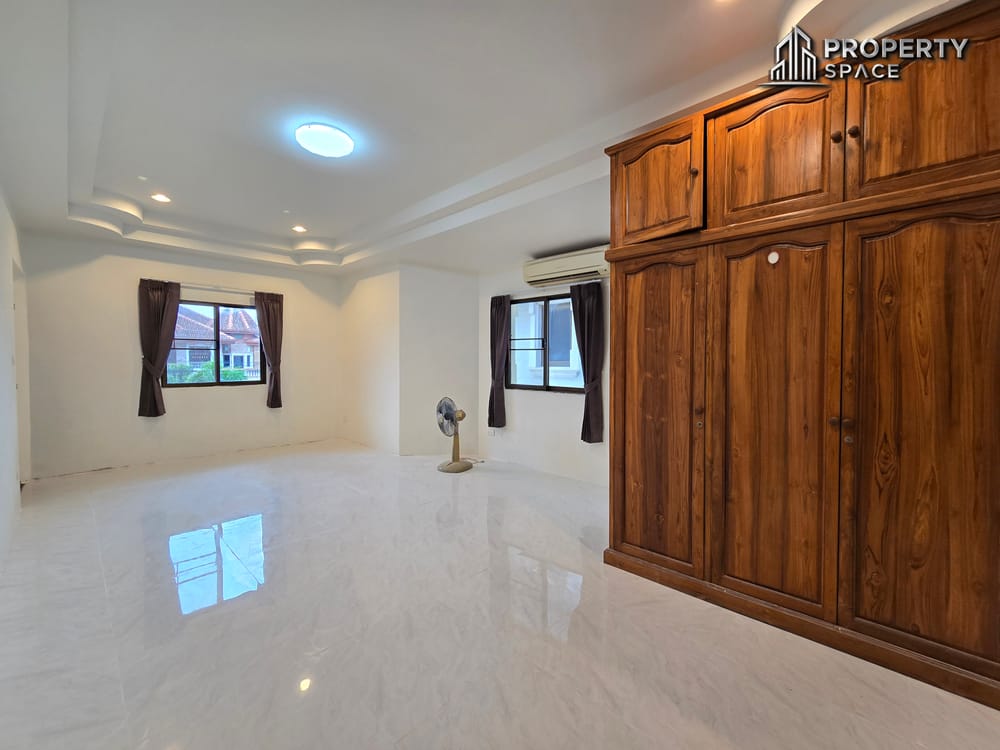 Spacious 3 Bedroom Home in Prime Central Pattaya Location Image 16