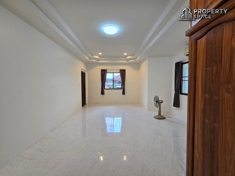 Spacious 3 Bedroom Home in Prime Central Pattaya Location Image 17