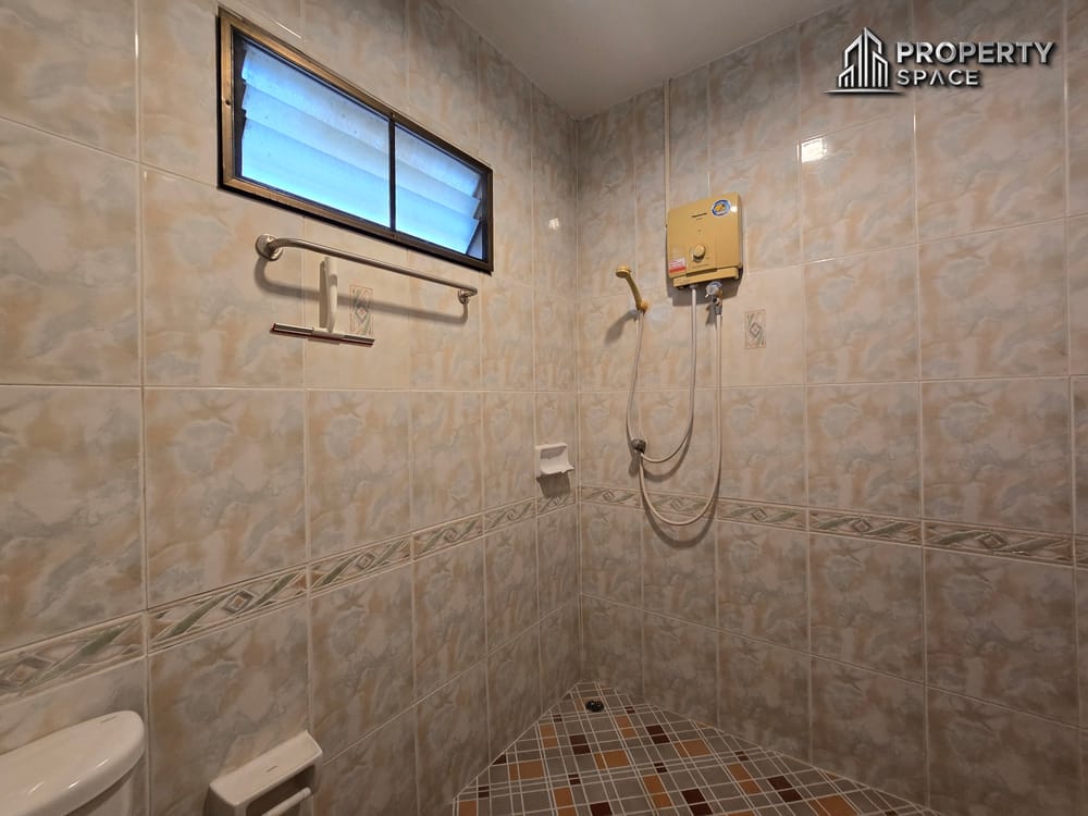 Spacious 3 Bedroom Home in Prime Central Pattaya Location Image 28