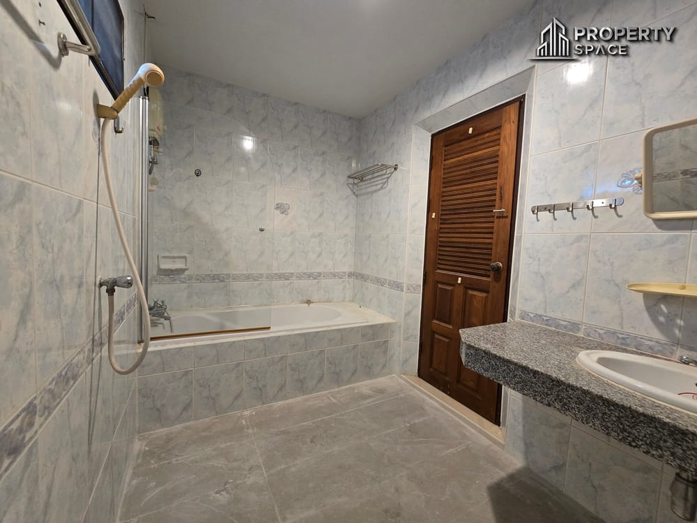 Spacious 3 Bedroom Home in Prime Central Pattaya Location Image 19