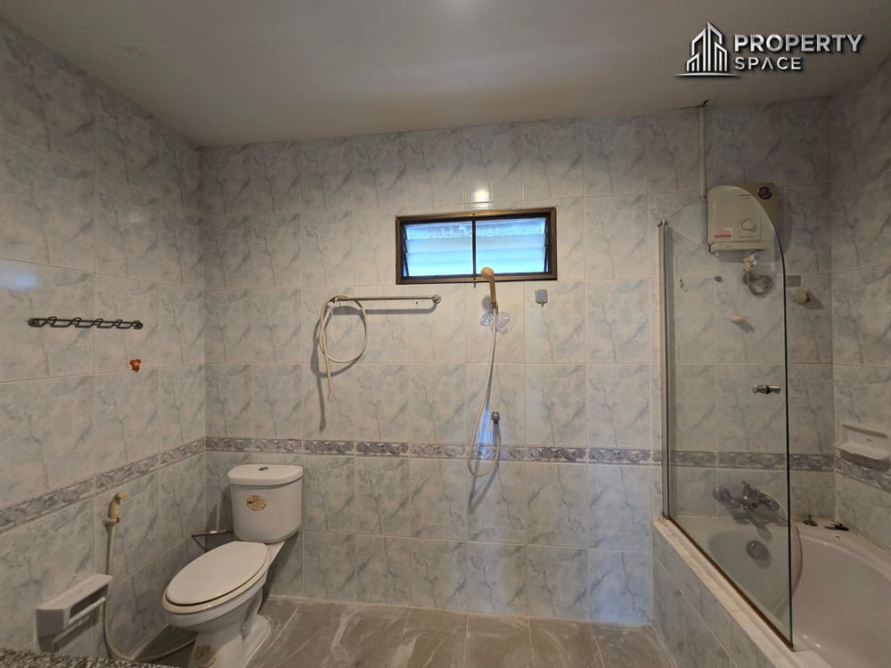 Spacious 3 Bedroom Home in Prime Central Pattaya Location Image 27