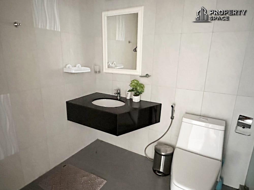 Beachfront Sea view 1 Bedroom Condo In Park Beach Wongamat Pattaya Image 24