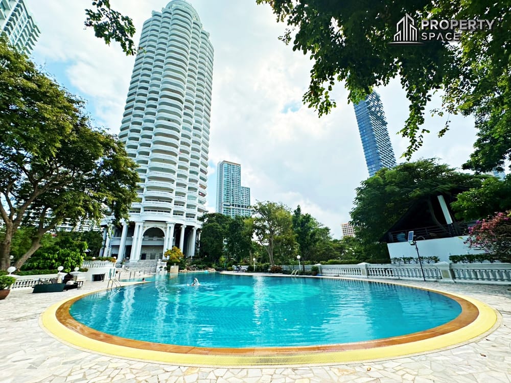 Beachfront Sea view 1 Bedroom Condo In Park Beach Wongamat Pattaya Image 1