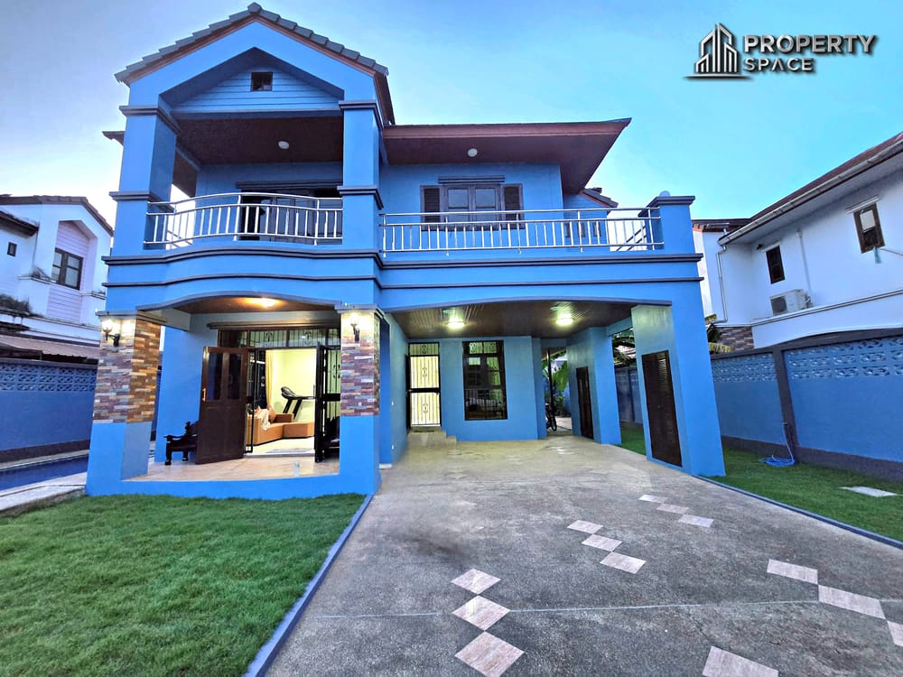 Spacious 3 Bedrooms Family Home with Private Pool & Balcony In East Pattaya Image 3