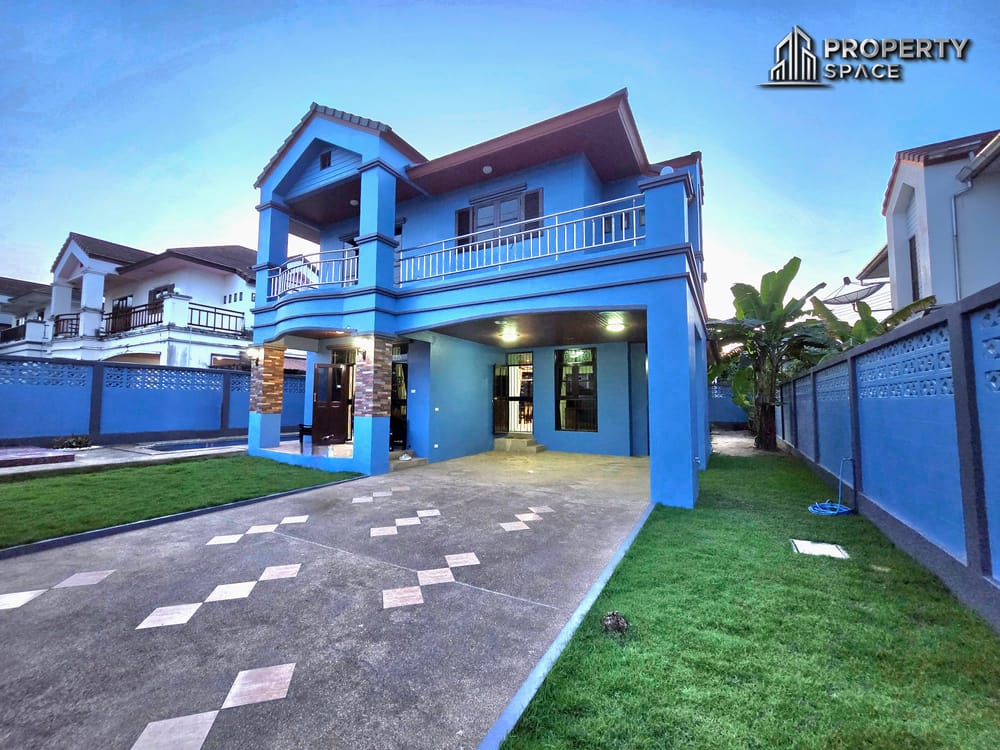 Spacious 3 Bedrooms Family Home with Private Pool & Balcony In East Pattaya Image 4