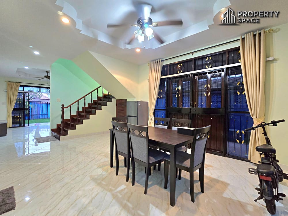 Spacious 3 Bedrooms Family Home with Private Pool & Balcony In East Pattaya Image 13