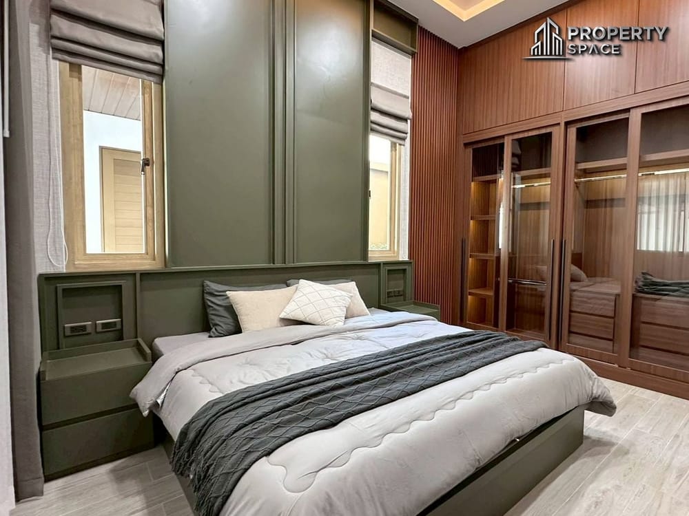 Luxury 4 Bedroom Modern Pool Villa in Baan Mae Bibury East Pattaya Image 19