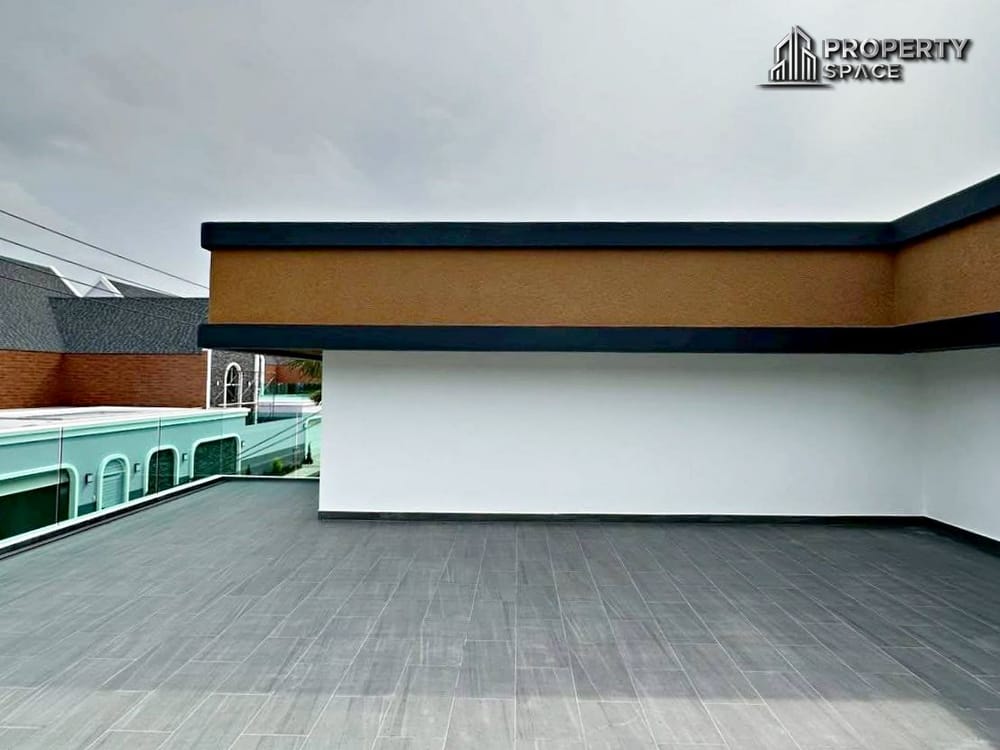 Luxury 4 Bedroom Modern Pool Villa in Baan Mae Bibury East Pattaya Image 11