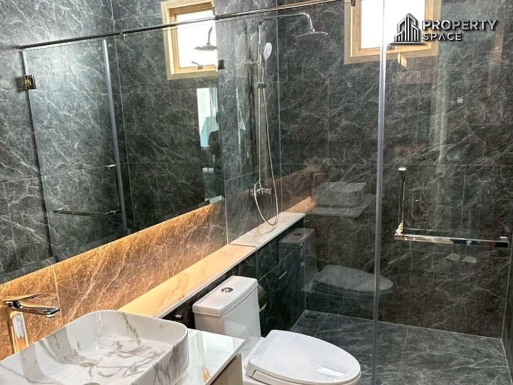 Luxury 4 Bedroom Modern Pool Villa in Baan Mae Bibury East Pattaya Image 16