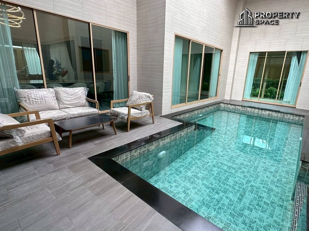Luxury 4 Bedroom Modern Pool Villa in Baan Mae Bibury East Pattaya Image 3