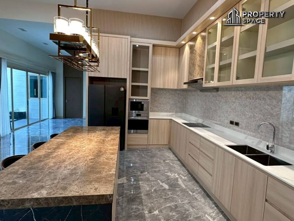 Luxury 4 Bedroom Modern Pool Villa in Baan Mae Bibury East Pattaya Image 7