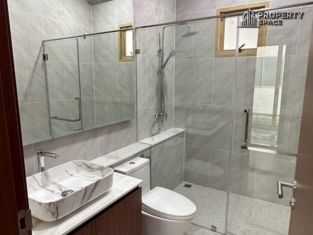 Luxury 4 Bedroom Modern Pool Villa in Baan Mae Bibury East Pattaya Image 24