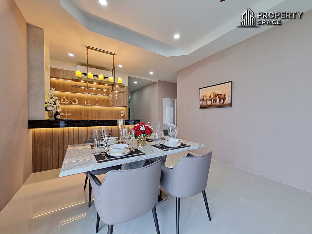 Brand New 3 Bedroom House With Big Garden In Raviporn Village Pattaya Image 11