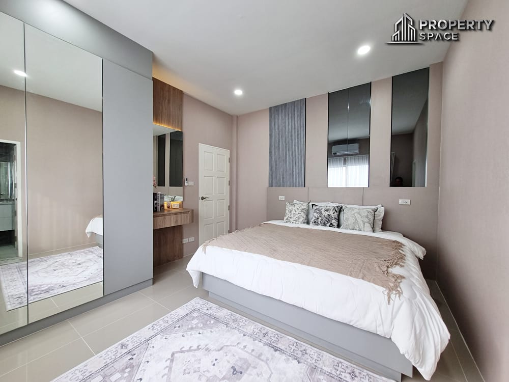 Brand New 3 Bedroom House With Big Garden In Raviporn Village Pattaya Image 21