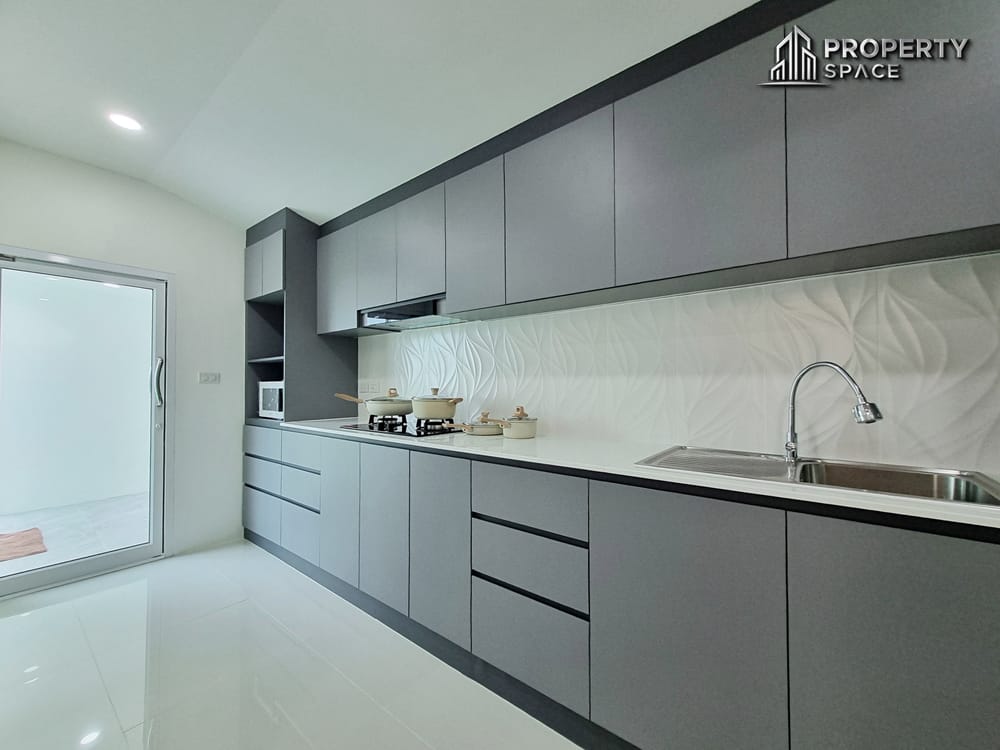 Brand New 3 Bedroom House With Big Garden In Raviporn Village Pattaya Image 28