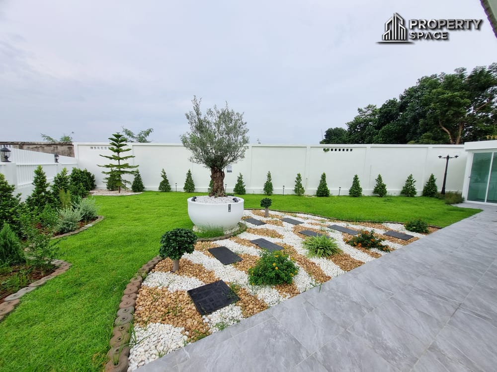 Brand New 3 Bedroom House With Big Garden In Raviporn Village Pattaya Image 4