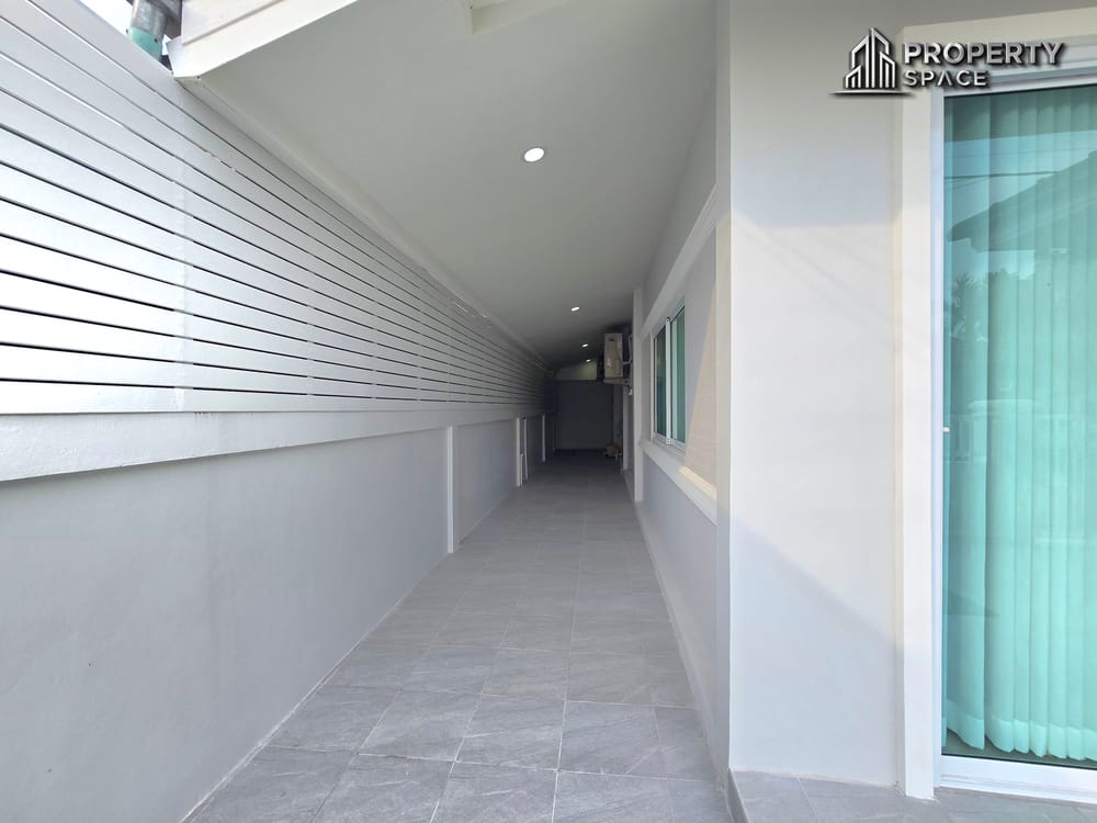 Newly Renovated 3-Bedroom House In East Pattaya Near International School Image 28