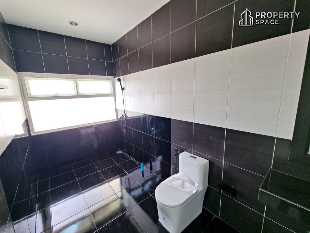 Modern 3 Bedroom Pool Villa in Huai Yai Pattaya – Unfurnished, Ideal for Your Own Interior Design Image 11