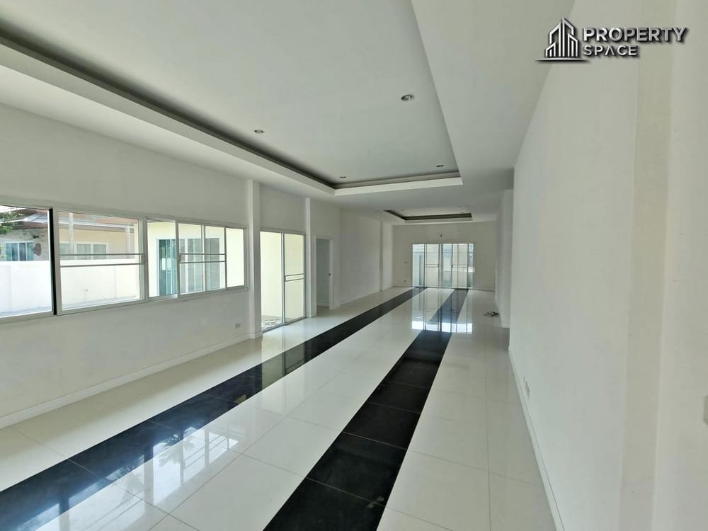 Modern 3 Bedroom Pool Villa in Huai Yai Pattaya – Unfurnished, Ideal for Your Own Interior Design Image 6