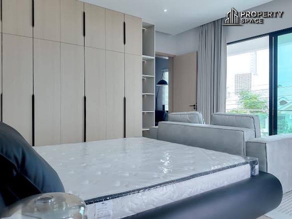 Prime Location! Modern 2 Story 5 bedroom Pool Villa In Grand Jomtien Villa Pattaya Image 9