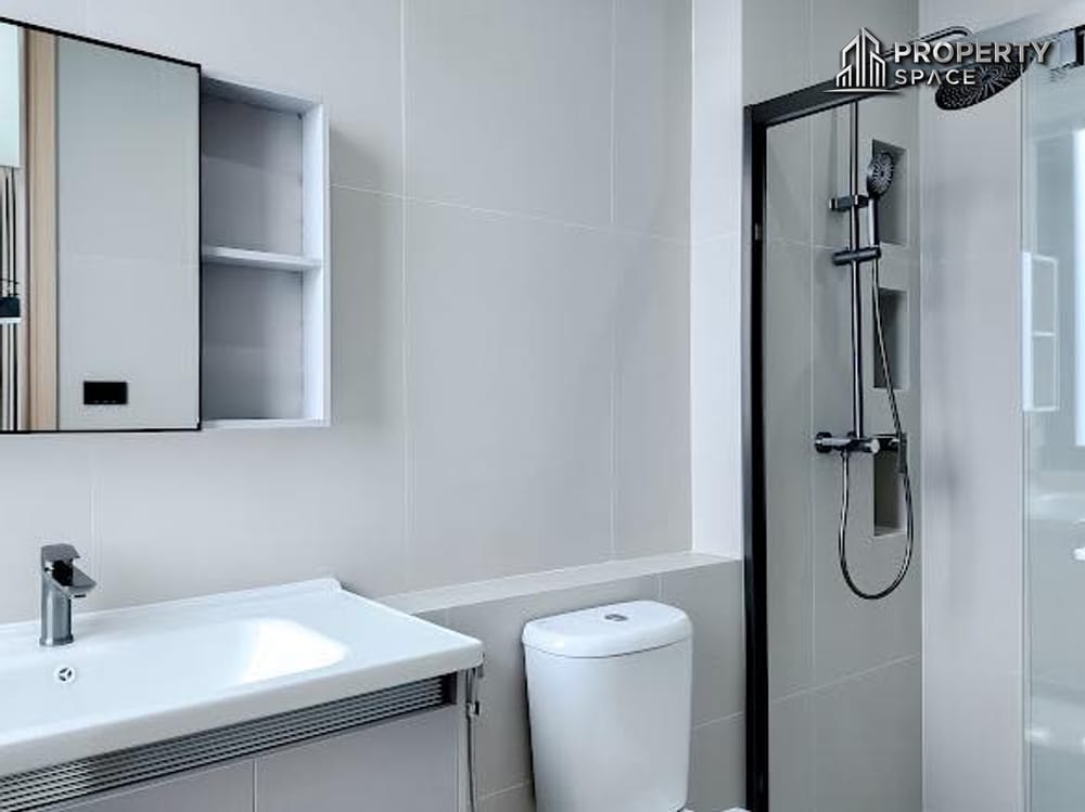 Prime Location! Modern 2 Story 5 bedroom Pool Villa In Grand Jomtien Villa Pattaya Image 12