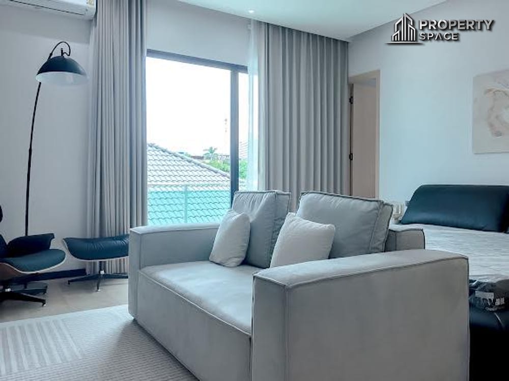 Prime Location! Modern 2 Story 5 bedroom Pool Villa In Grand Jomtien Villa Pattaya Image 11