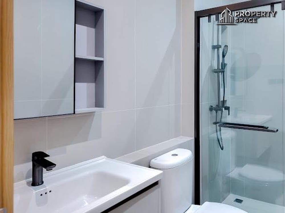 Prime Location! Modern 2 Story 5 bedroom Pool Villa In Grand Jomtien Villa Pattaya Image 17