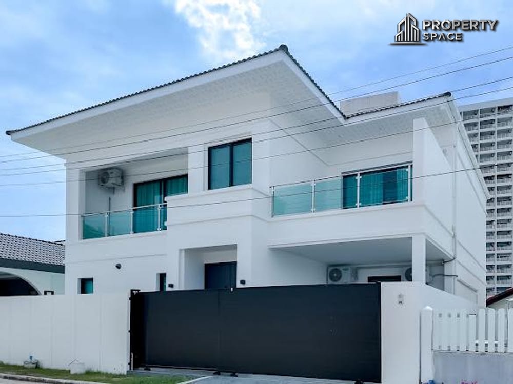 Prime Location! Modern 2 Story 5 bedroom Pool Villa In Grand Jomtien Villa Pattaya Image 1