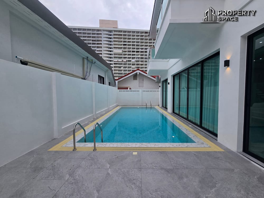 Prime Location! Modern 2 Story 5 bedroom Pool Villa In Grand Jomtien Villa Pattaya Image 4