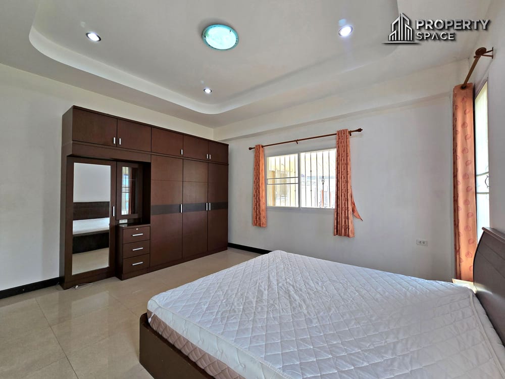 Next to The Chilled Mall Khao Noi Pattaya Corner Plot 3 Bedroom House Image 19