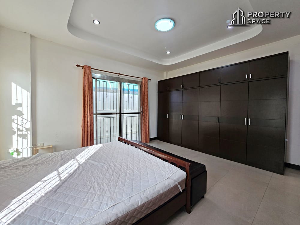 Next to The Chilled Mall Khao Noi Pattaya Corner Plot 3 Bedroom House Image 14