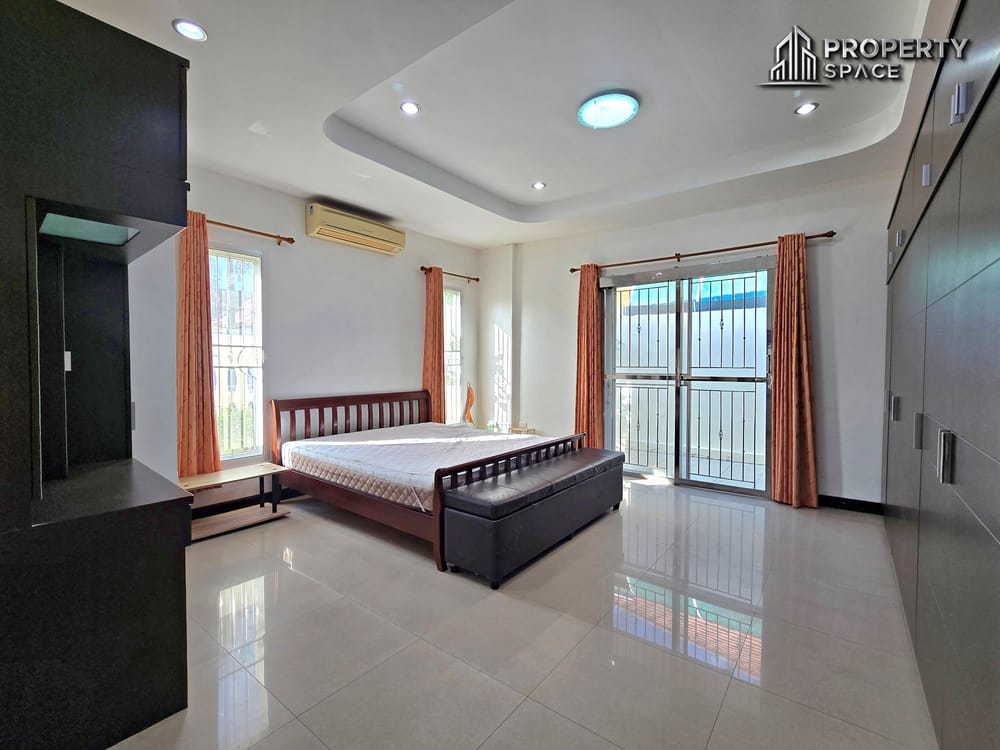 Next to The Chilled Mall Khao Noi Pattaya Corner Plot 3 Bedroom House Image 12