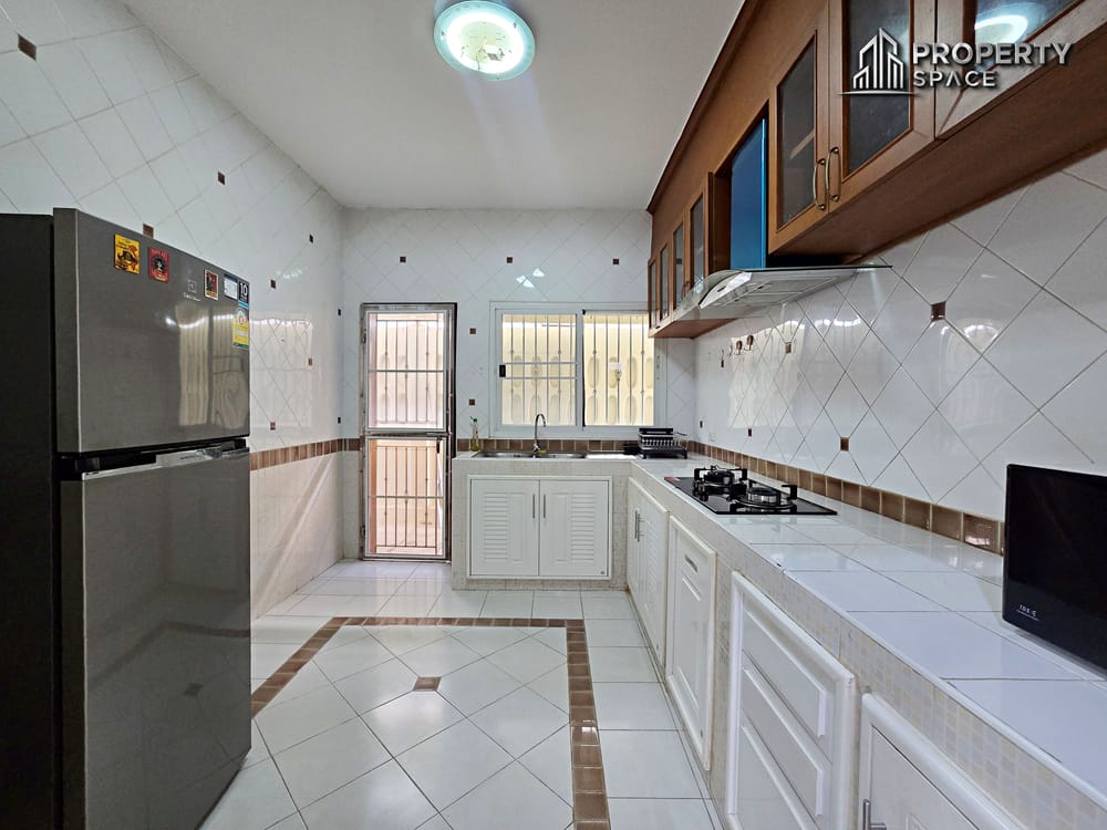 Next to The Chilled Mall Khao Noi Pattaya Corner Plot 3 Bedroom House Image 10