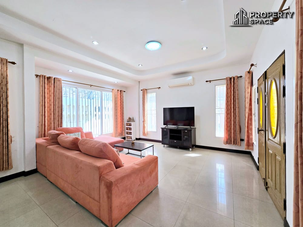 Next to The Chilled Mall Khao Noi Pattaya Corner Plot 3 Bedroom House Image 3