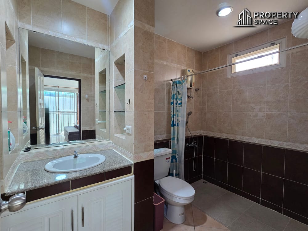 Next to The Chilled Mall Khao Noi Pattaya Corner Plot 3 Bedroom House Image 16