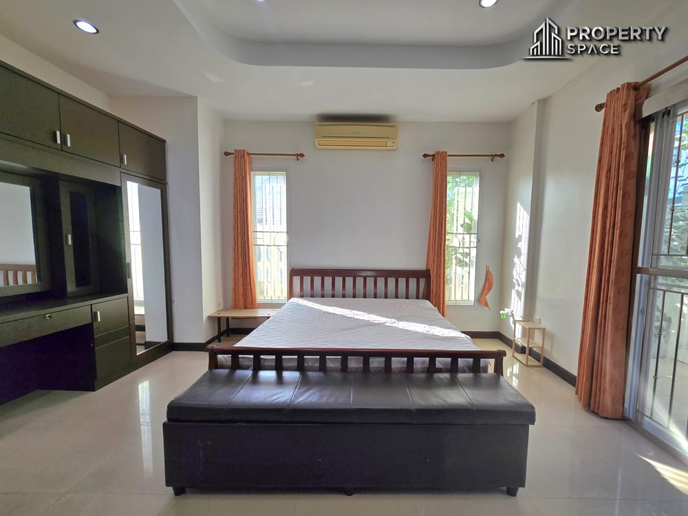 Next to The Chilled Mall Khao Noi Pattaya Corner Plot 3 Bedroom House Image 13