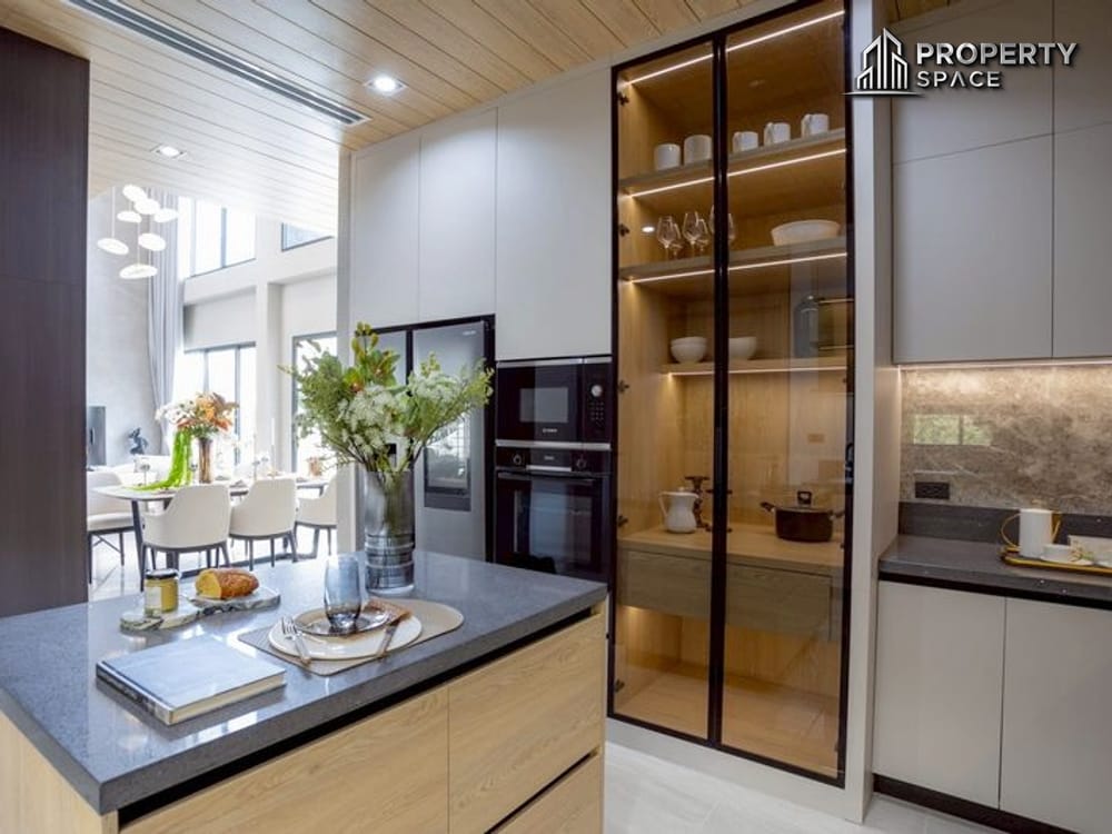 Brand New 4 Bedroom Luxury Pool Villa In South Pattaya For Sale Image 10