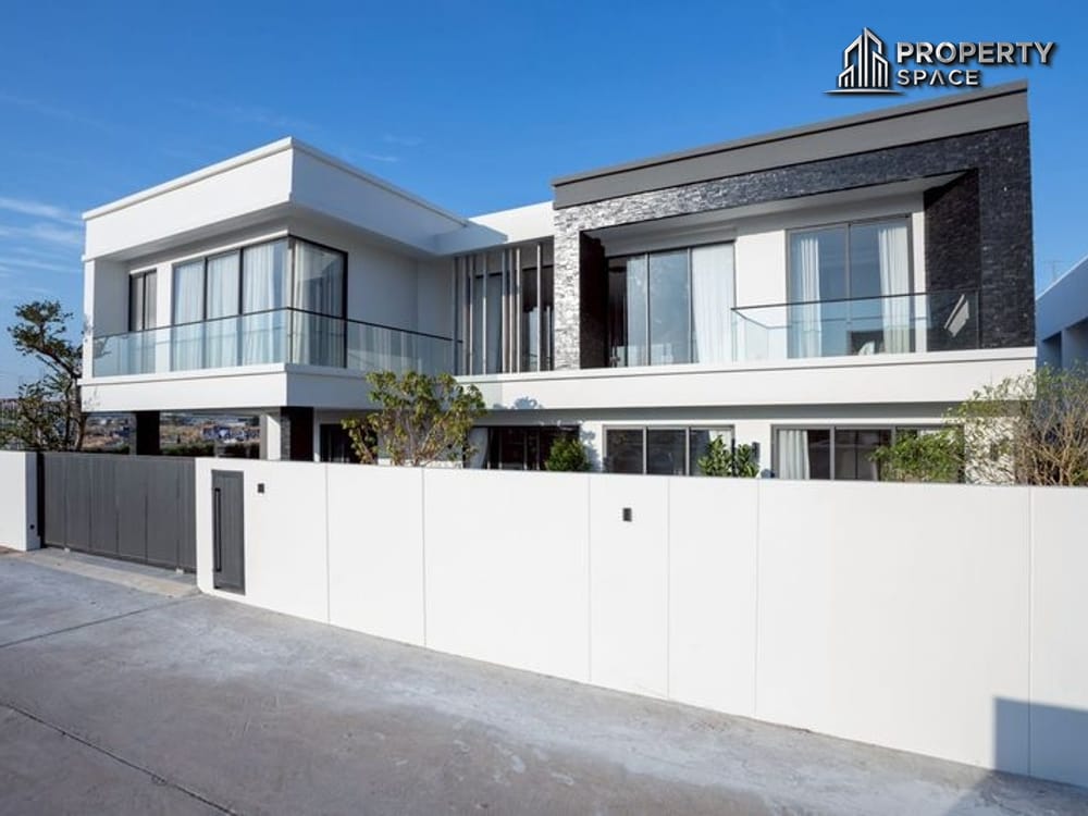 Brand New 4 Bedroom Luxury Pool Villa In South Pattaya For Sale Image 1