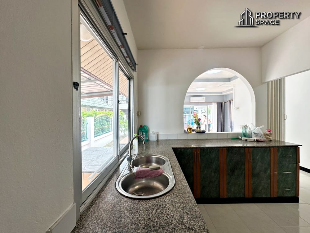 Single Story 3 Bedroom House In Soi Siam Country Club  Image 9