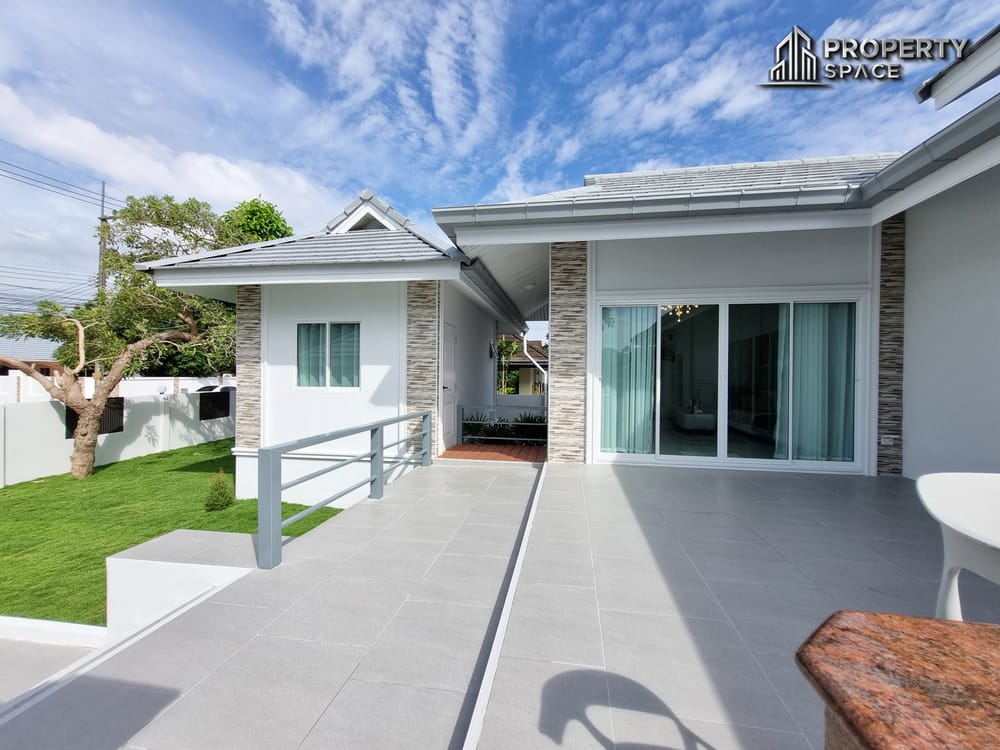 Brand New 3 Bedroom Pool Villa In Soi Siam Country Club Pattaya Image 31